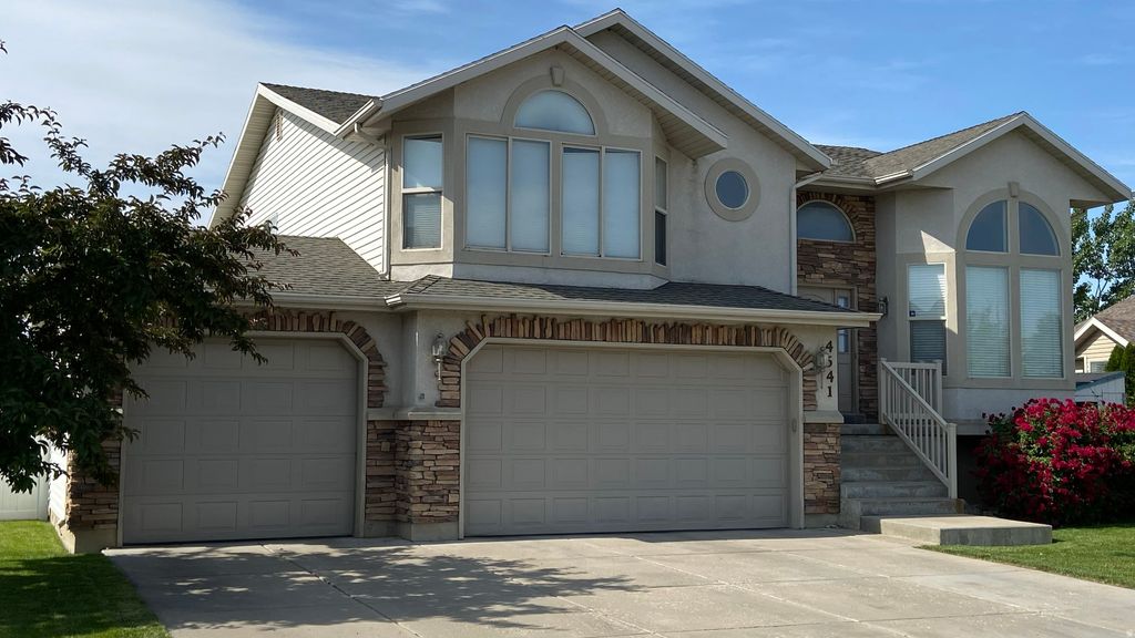 Photo of 4641 W 5675 S, Hooper, UT 84315 (MLS # 2143027)