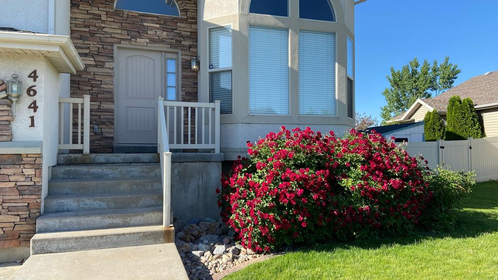 Photo of 4641 W 5675 S, Hooper, UT 84315 (MLS # 2143027)