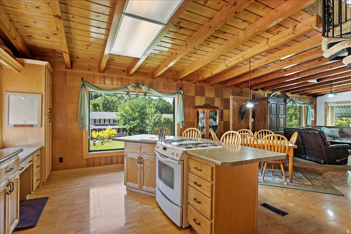 DAWSON HOLLOW ESTATES - Residential