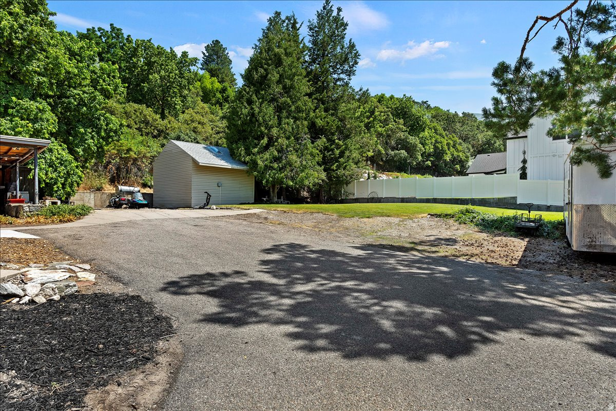 DAWSON HOLLOW ESTATES - Residential