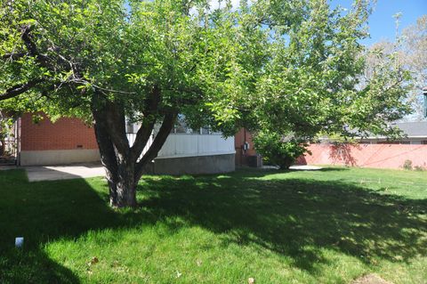 Tiny photo for 439 E 1650 S, Bountiful, UT 84010 (MLS # 2153518)