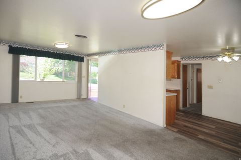 Tiny photo for 439 E 1650 S, Bountiful, UT 84010 (MLS # 2153518)