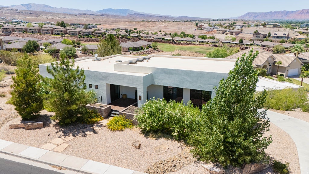 Photo of 2176 S SOUTHGATE DR, Saint George, UT 84770 (MLS # 2181130)