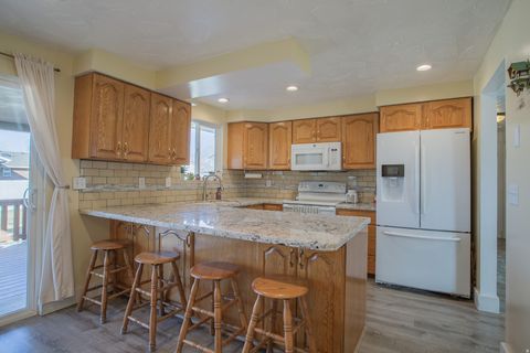 Tiny photo for 1579 E 8730 S, Sandy, UT 84093 (MLS # 2131595)