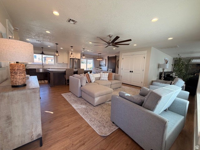 Photo of 1442 W DIAMOND DR, Saint George, UT 84770 (MLS # 2181775)