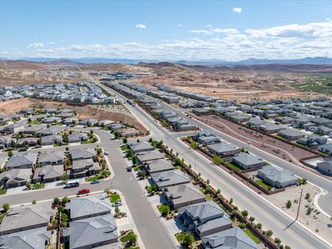 Tiny photo for 597 S BALANCING ROCK DR, Washington, UT 84780 (MLS # 2154577)