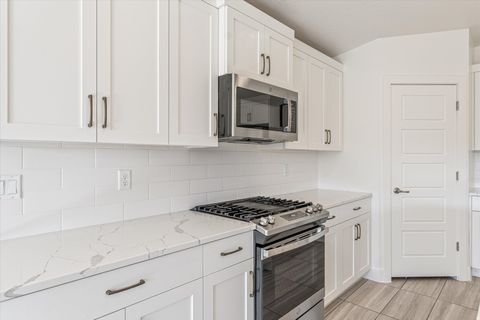 Tiny photo for 597 S BALANCING ROCK DR, Washington, UT 84780 (MLS # 2154577)