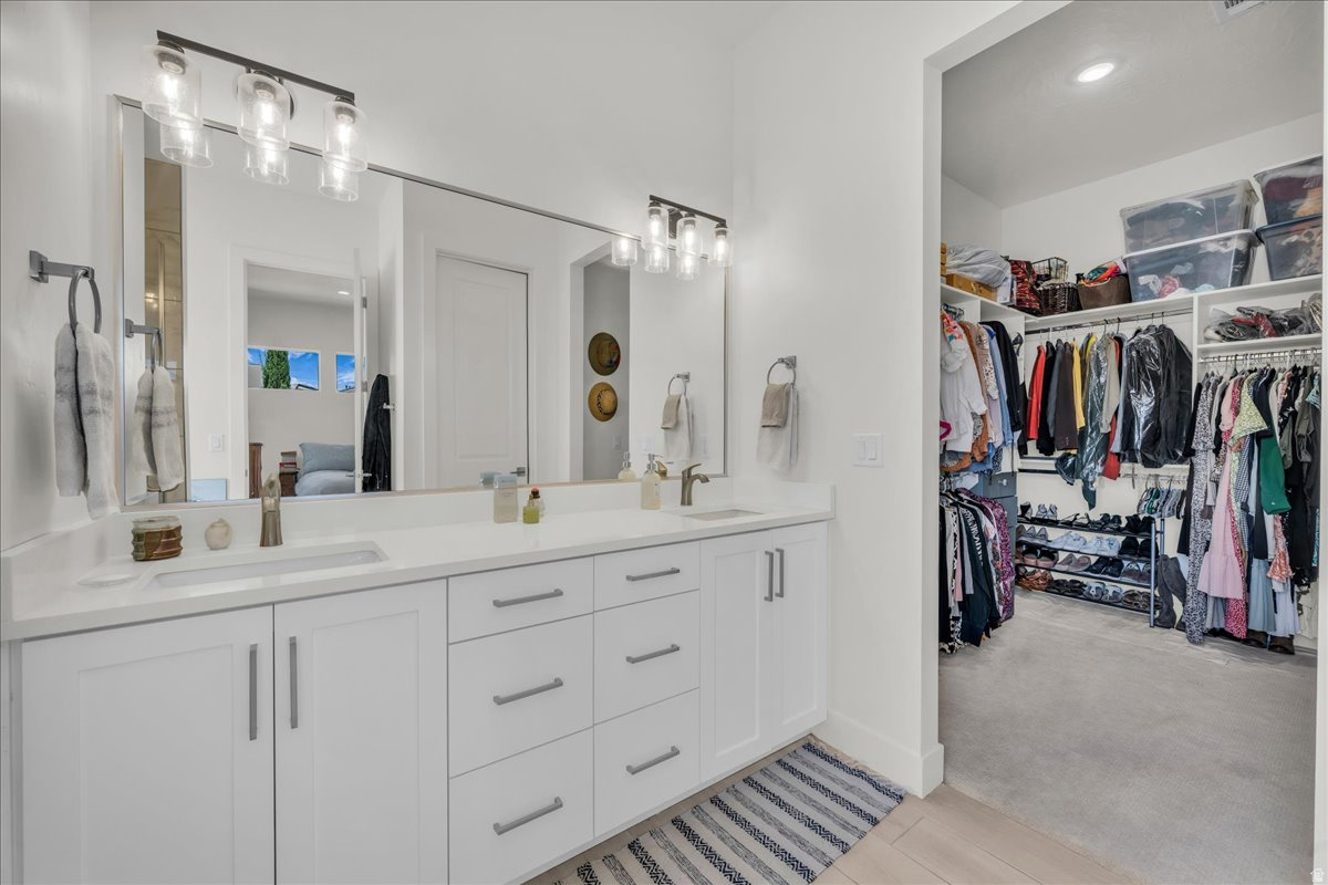 WARNER GATEWAY PH 5 - Residential