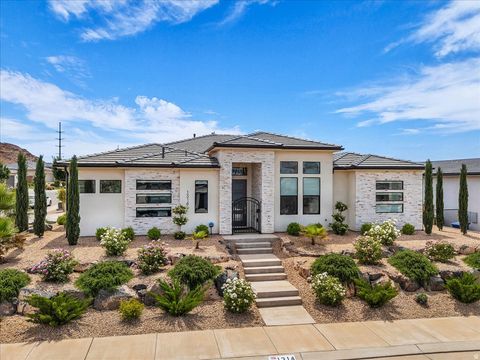 Photo of 1314 E CHEYENNE WAY, Washington, UT 84780 (MLS # 2154752)