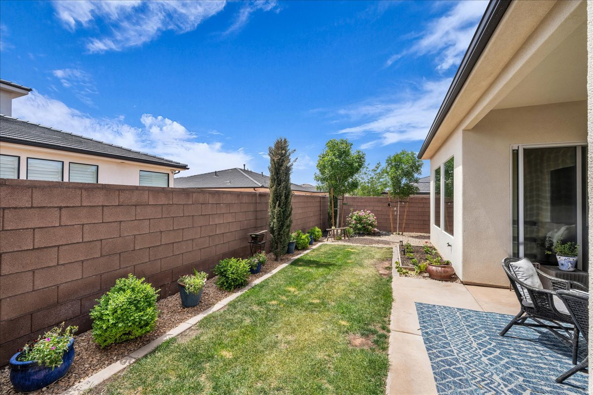 WARNER GATEWAY PH 5 - Residential