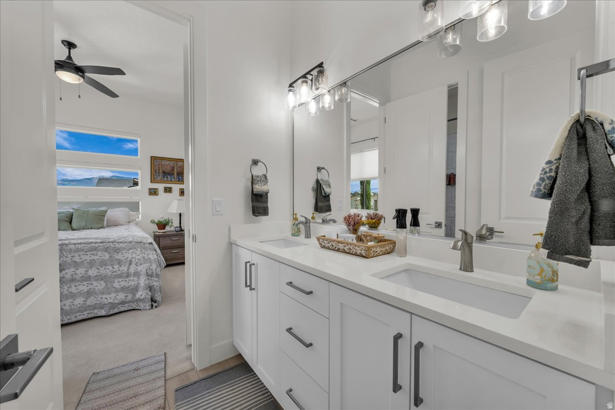 WARNER GATEWAY PH 5 - Residential