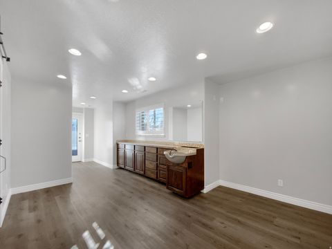 Tiny photo for 969 S VIEW CREST LN, Kaysville, UT 84037 (MLS # 2126555)