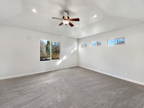 Tiny photo for 969 S VIEW CREST LN, Kaysville, UT 84037 (MLS # 2126555)