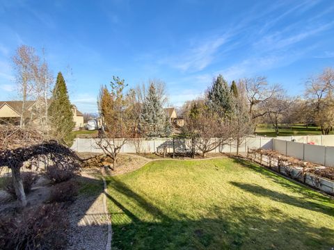 Tiny photo for 969 S VIEW CREST LN, Kaysville, UT 84037 (MLS # 2126555)