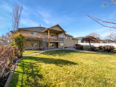 Tiny photo for 969 S VIEW CREST LN, Kaysville, UT 84037 (MLS # 2126555)