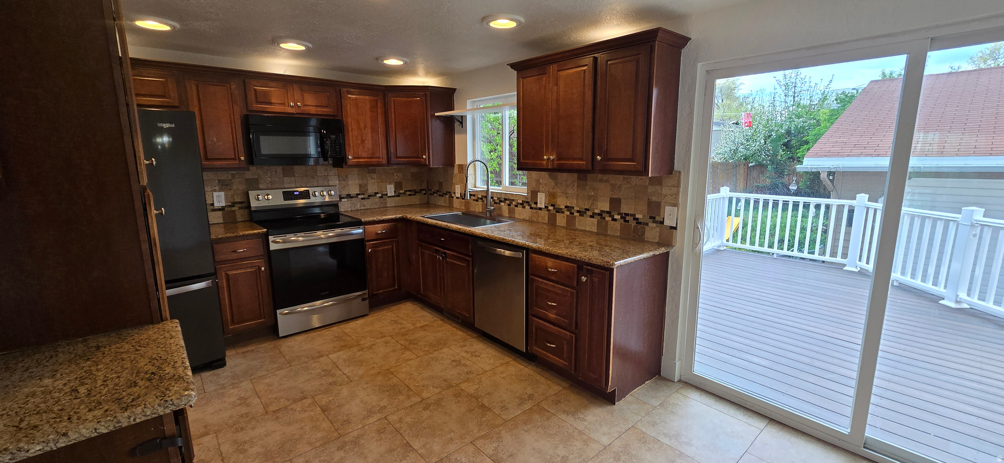 SUNDOWN - Residential