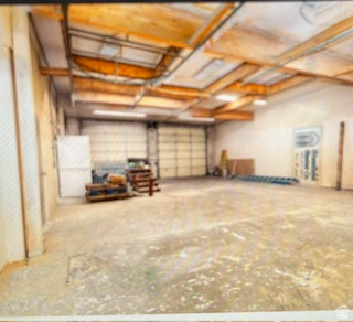 BENWOOD - Commercial Lease