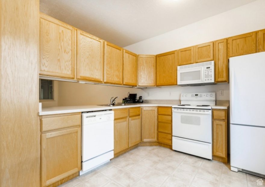 55+ senior village, main floor living. Convenient access to the club house which has pool tables, ping pong, library, craft/sewing room, hair salon, prep kitchen, plenty of seating and tables, TV, fireplace, pool and hot tub. Pet restriction: 2 pets allowed up to 20 lbs each. Unit located in building D.