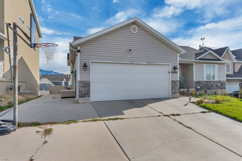 Photo of 2494 APRICOT PL, Saratoga Springs, UT 84045 (MLS # 2119909)