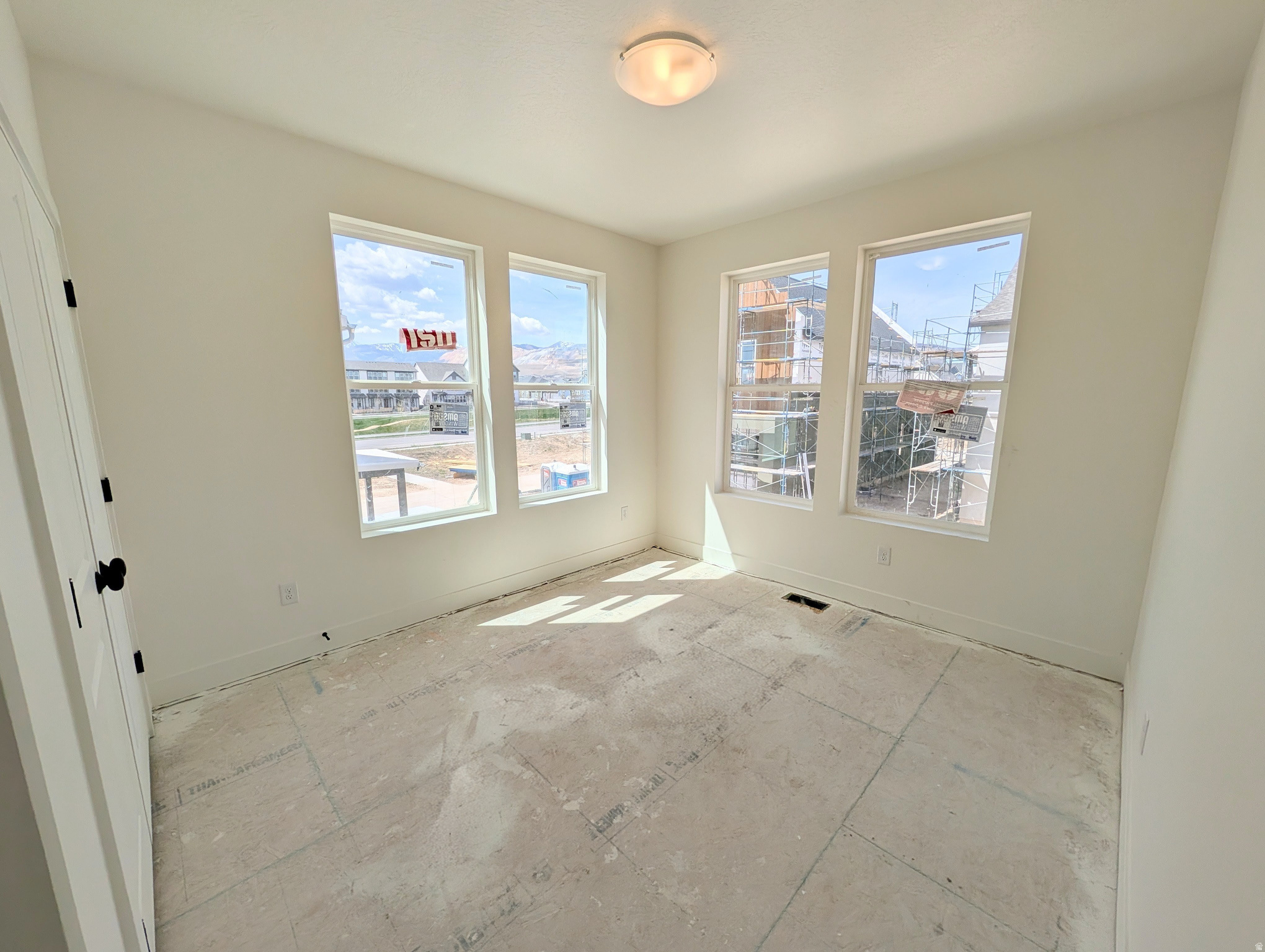 DAYBREAK - Residential