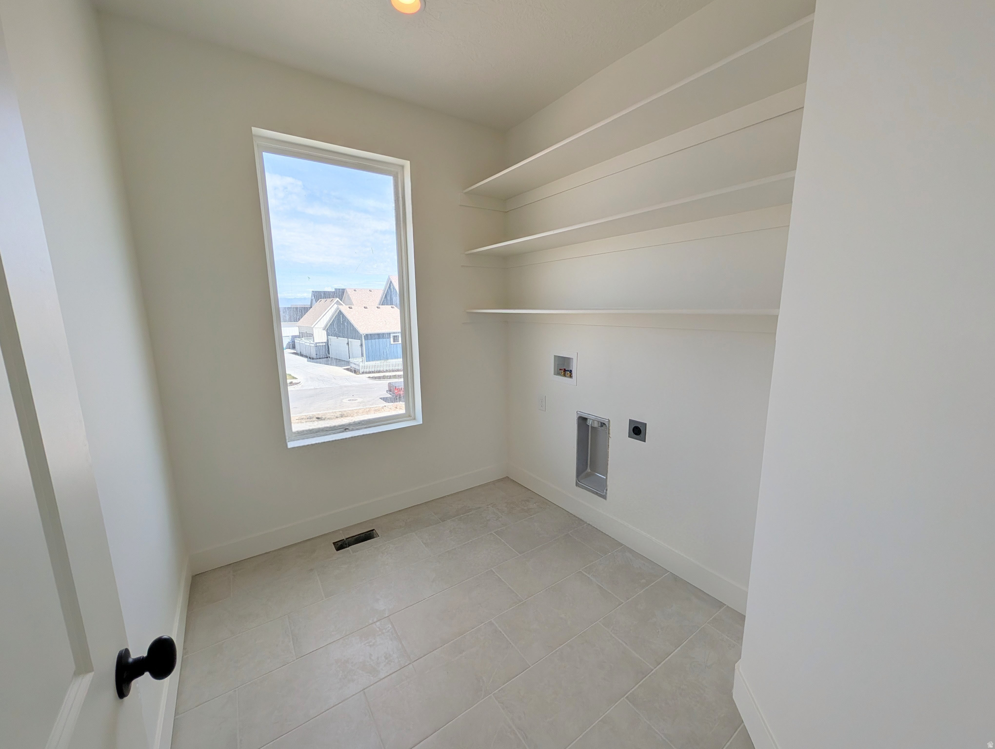 DAYBREAK - Residential