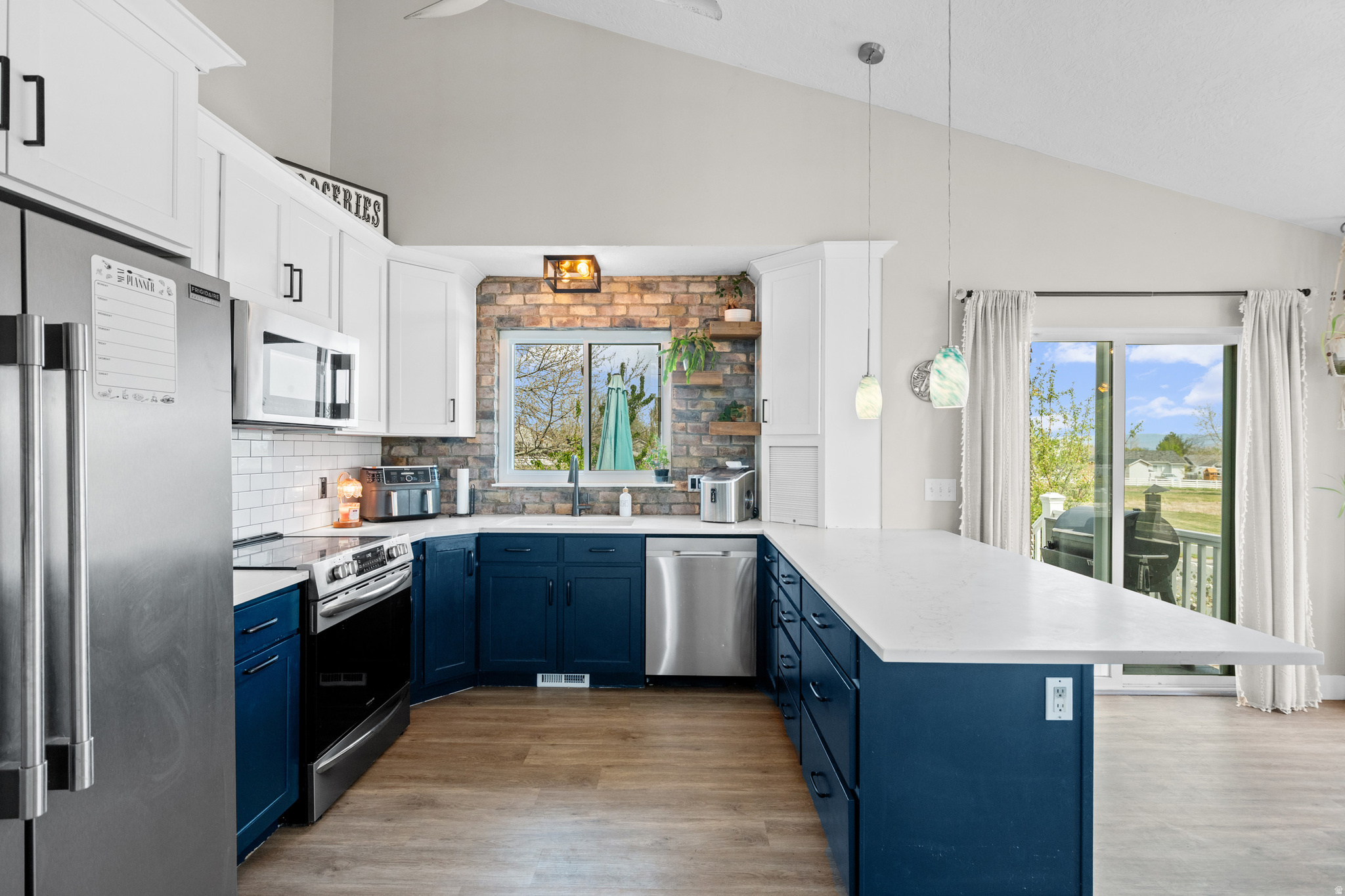 ESTATES AT ROSE CREEK PLAT 1 - Residential