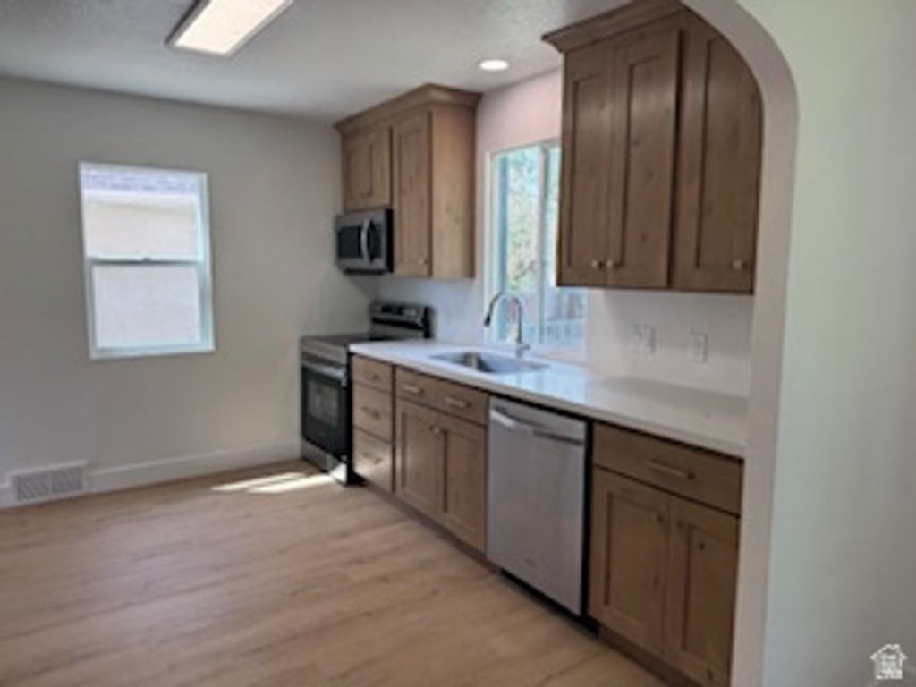 Photo of 263 E CENTER ST, Spanish Fork, UT 84660 (MLS # 2154250)