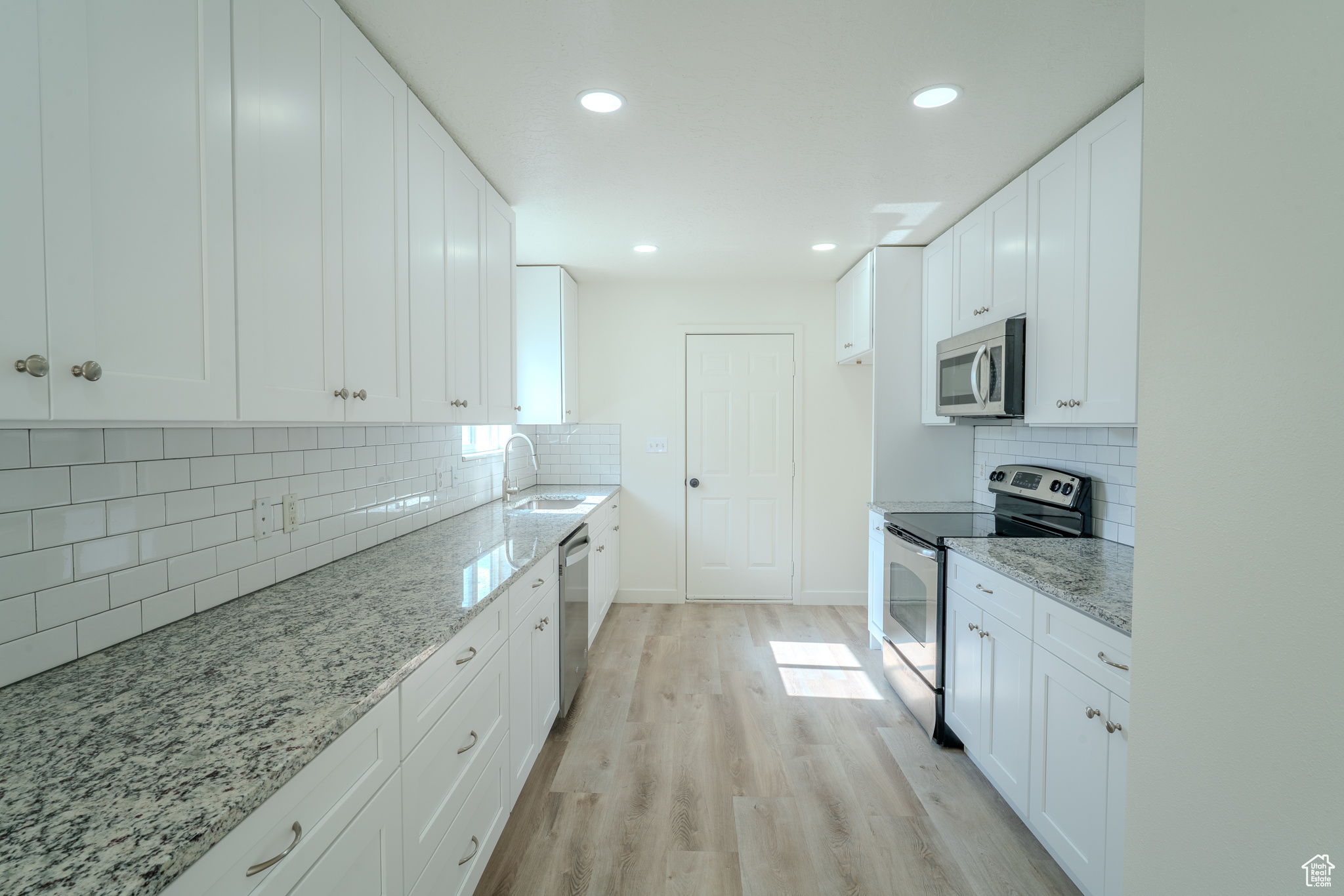 ASH POINT AT SADDLE ROCK RANCH - Residential