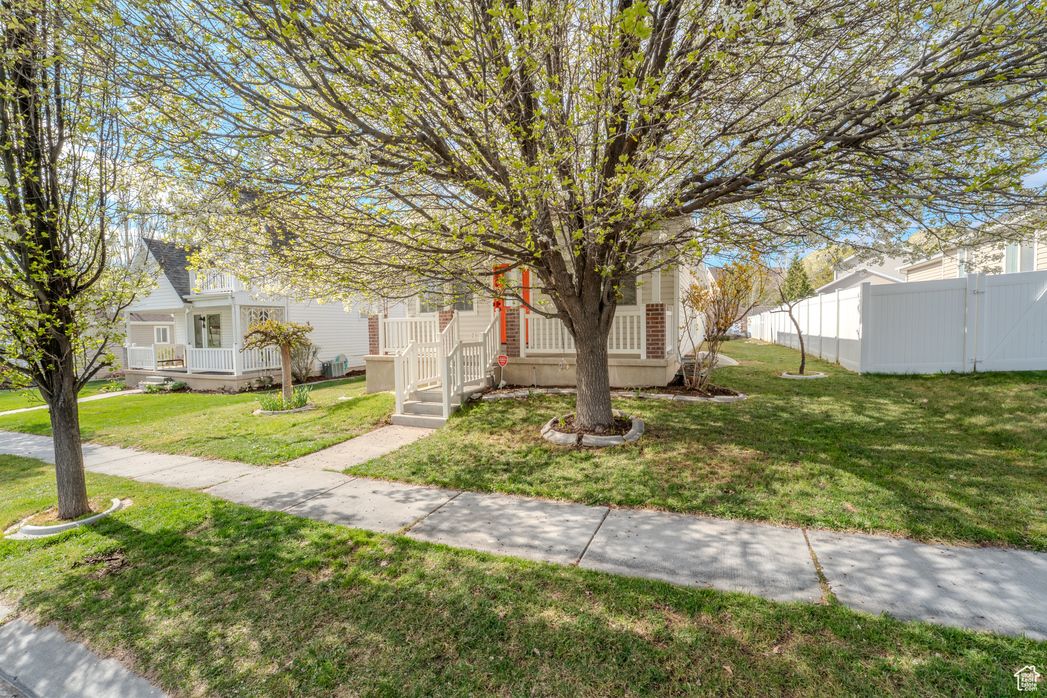 ASH POINT AT SADDLE ROCK RANCH - Residential