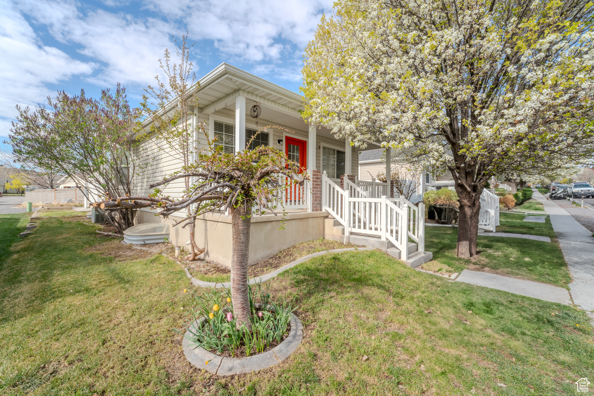 ASH POINT AT SADDLE ROCK RANCH - Residential