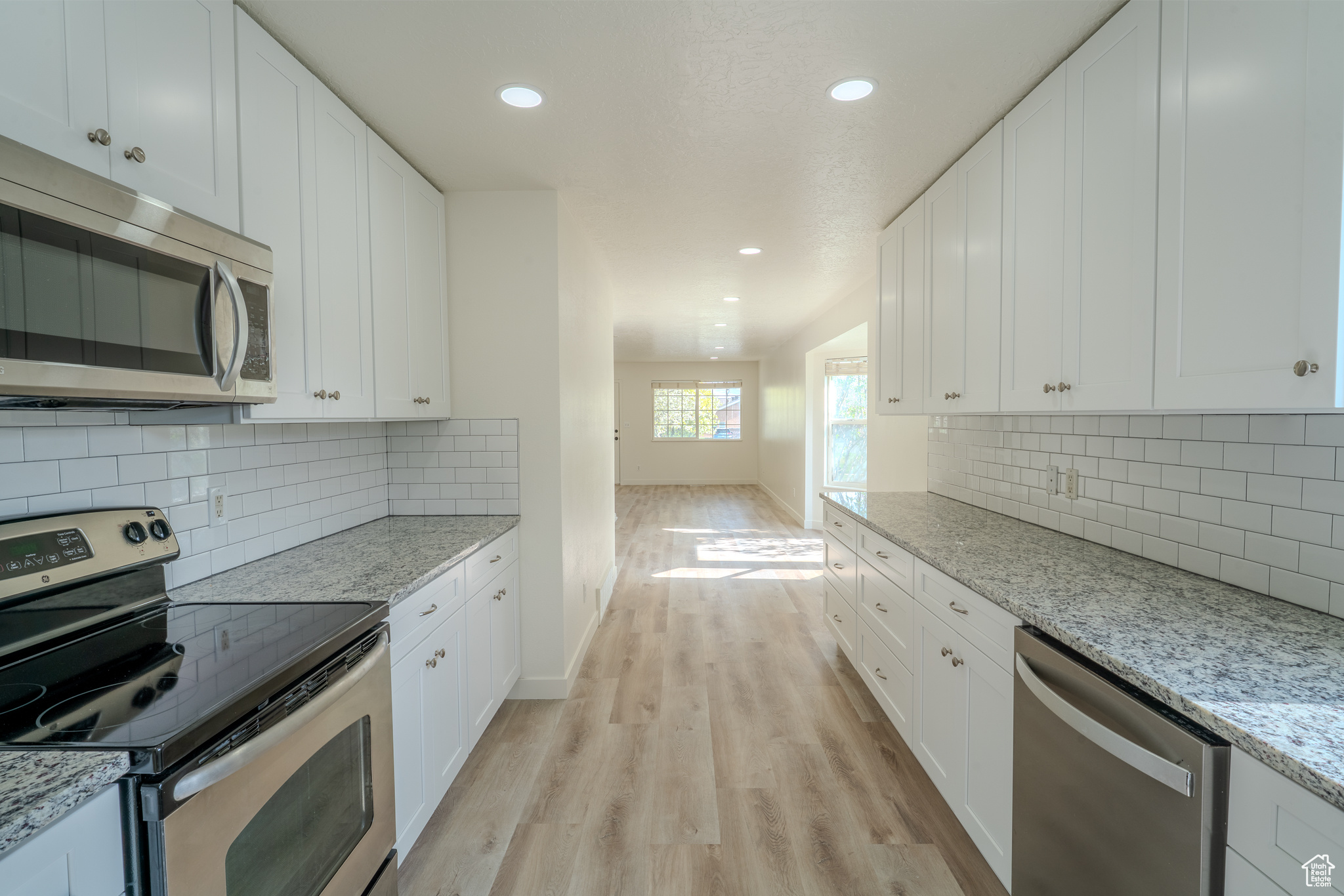 ASH POINT AT SADDLE ROCK RANCH - Residential
