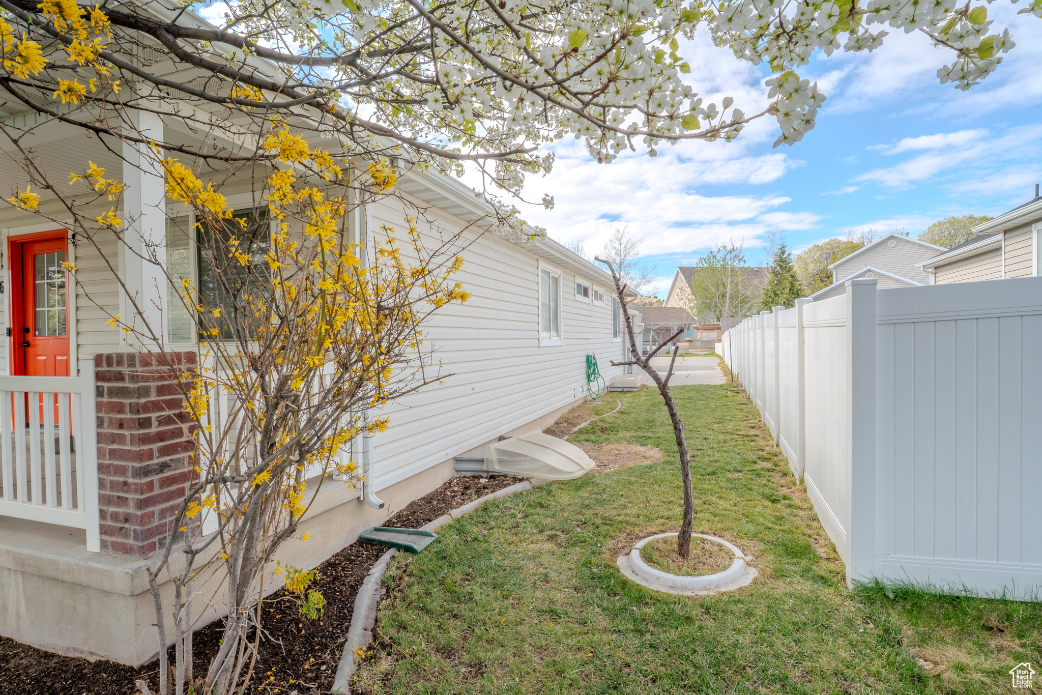 ASH POINT AT SADDLE ROCK RANCH - Residential
