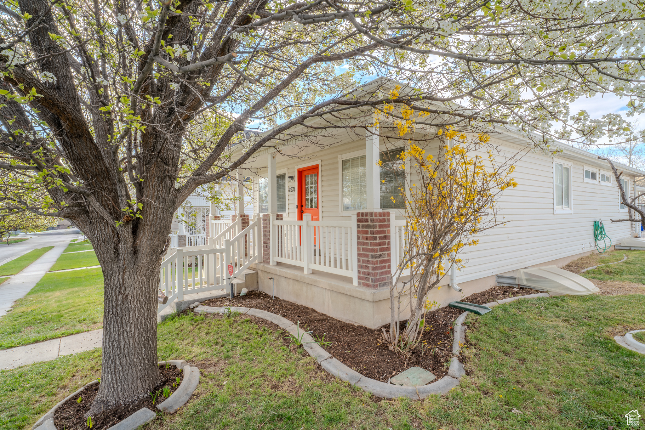 ASH POINT AT SADDLE ROCK RANCH - Residential