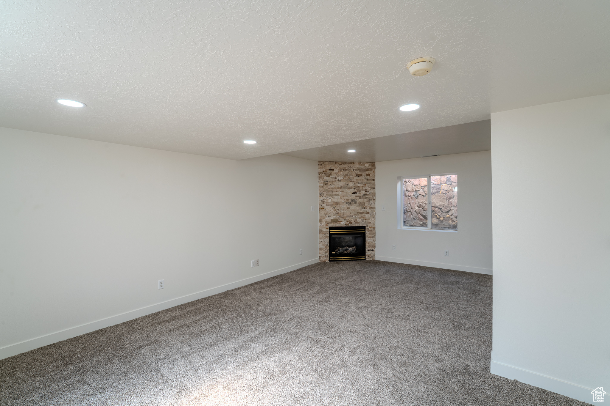 ASH POINT AT SADDLE ROCK RANCH - Residential
