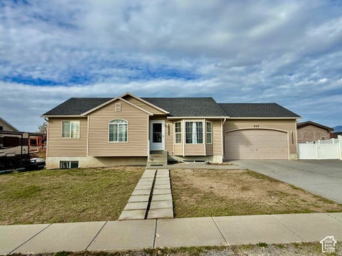 Photo of 928 W 700 S, Tooele, UT 84074 (MLS # 2193026)