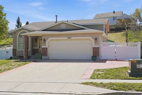 Photo of 5367 RIDGE FLOWER WAY S, Salt Lake City, UT 84118 (MLS # 2148953)