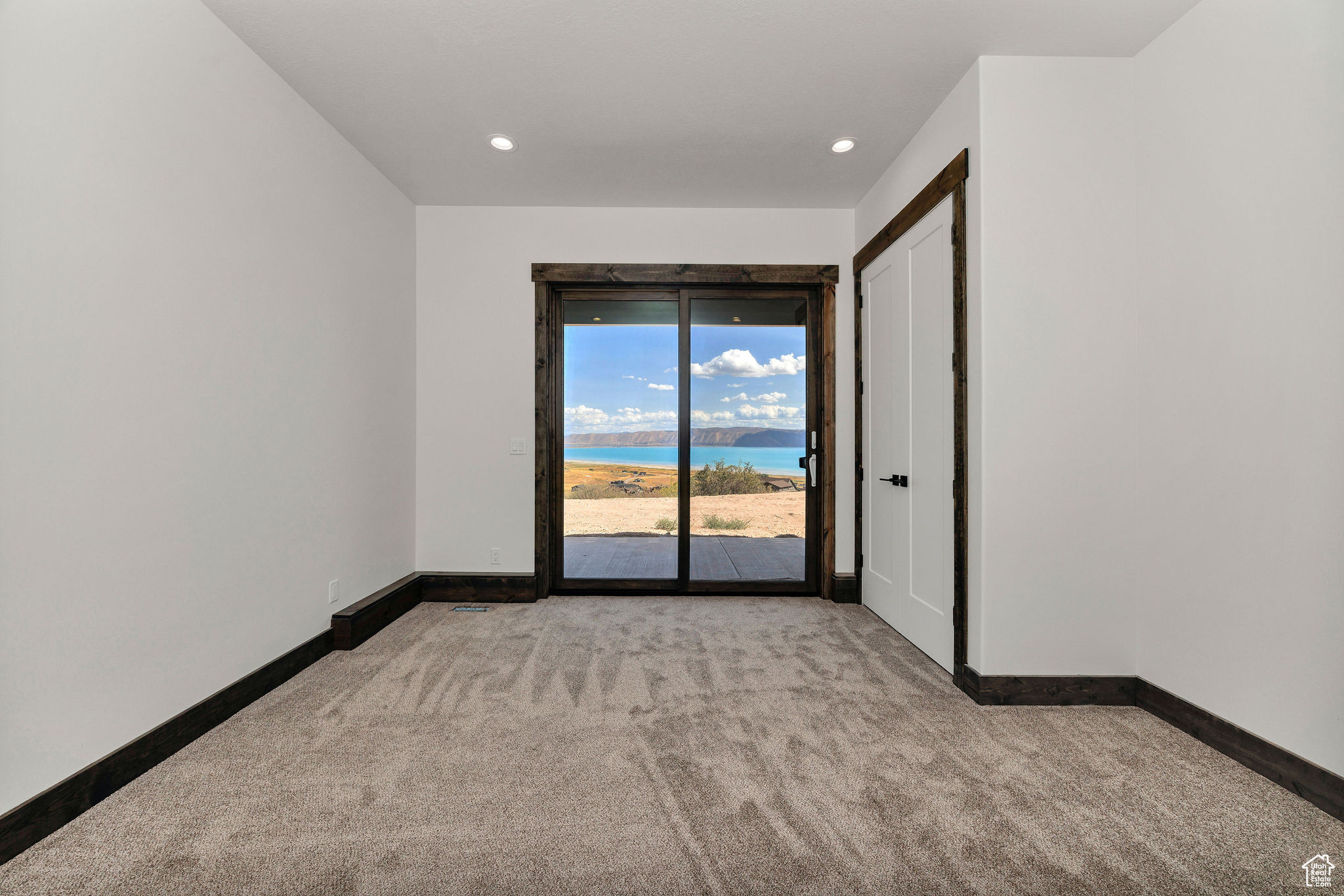 THE KNOLL AT THE RESERVE - Residential