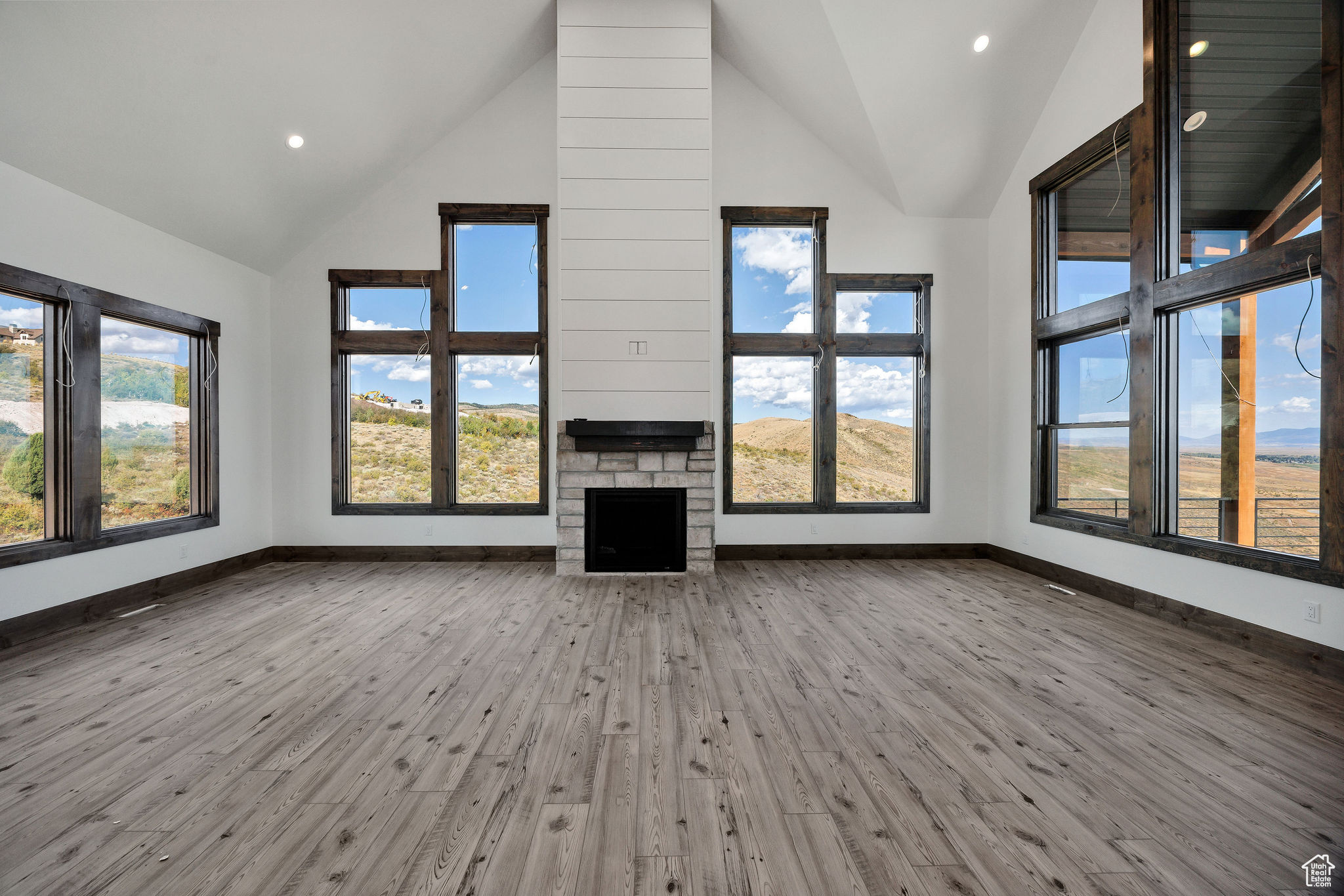 THE KNOLL AT THE RESERVE - Residential