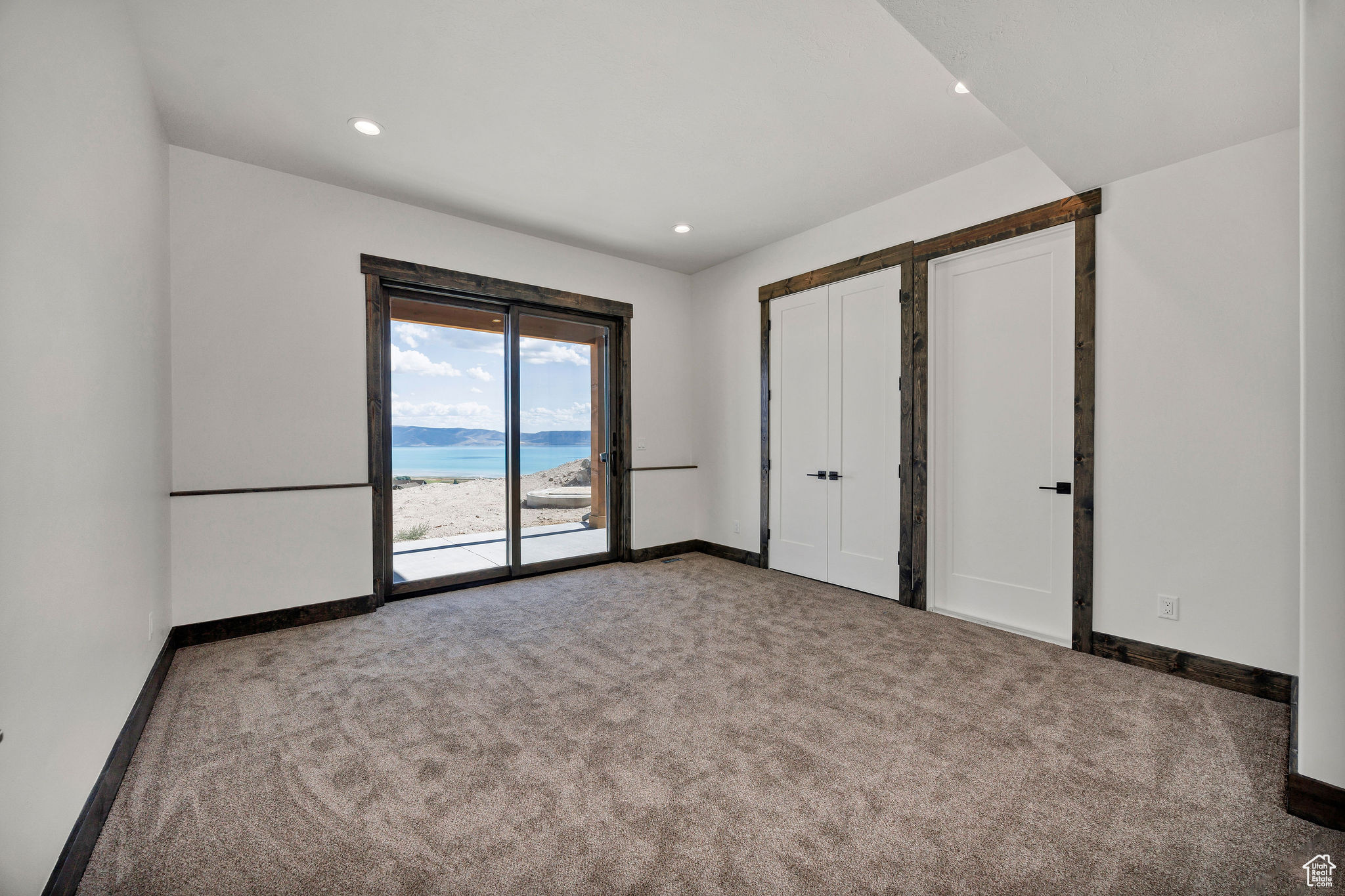 THE KNOLL AT THE RESERVE - Residential