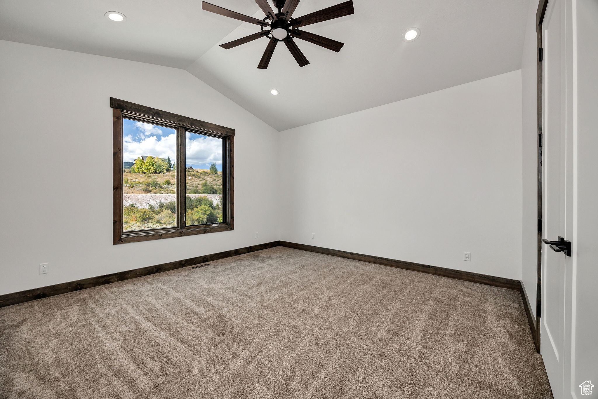 THE KNOLL AT THE RESERVE - Residential