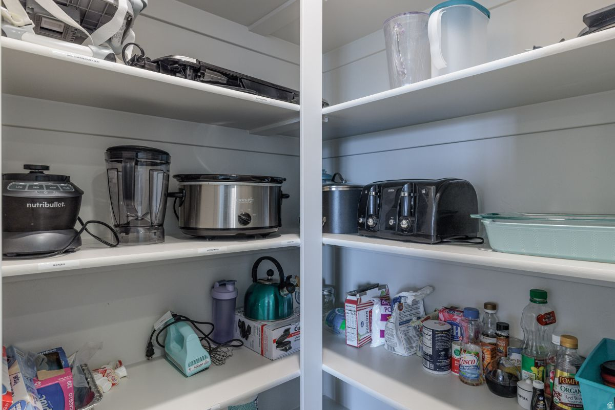 ESCAPES AT THE LEDGES PH 5 - Residential