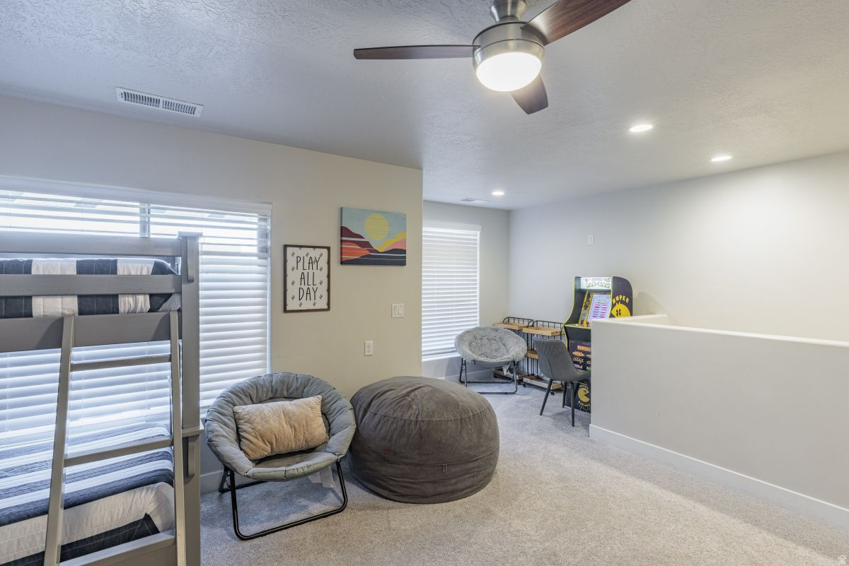 ESCAPES AT THE LEDGES PH 5 - Residential