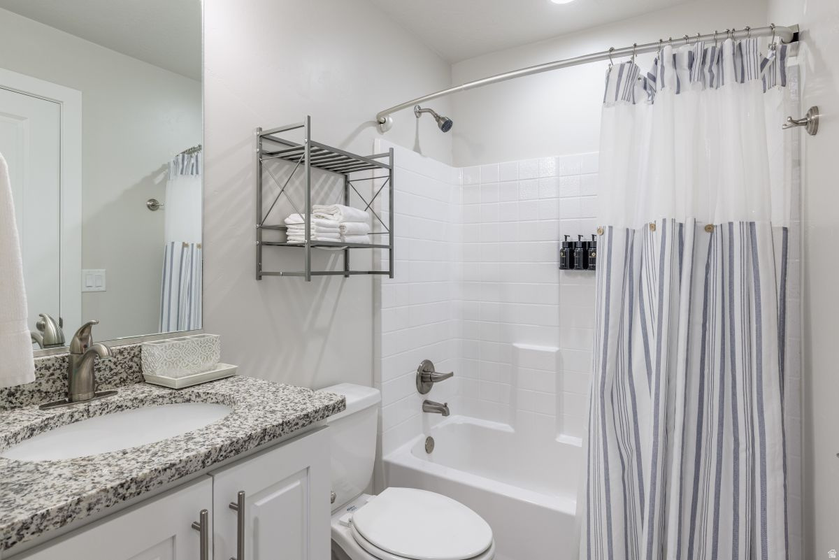 ESCAPES AT THE LEDGES PH 5 - Residential