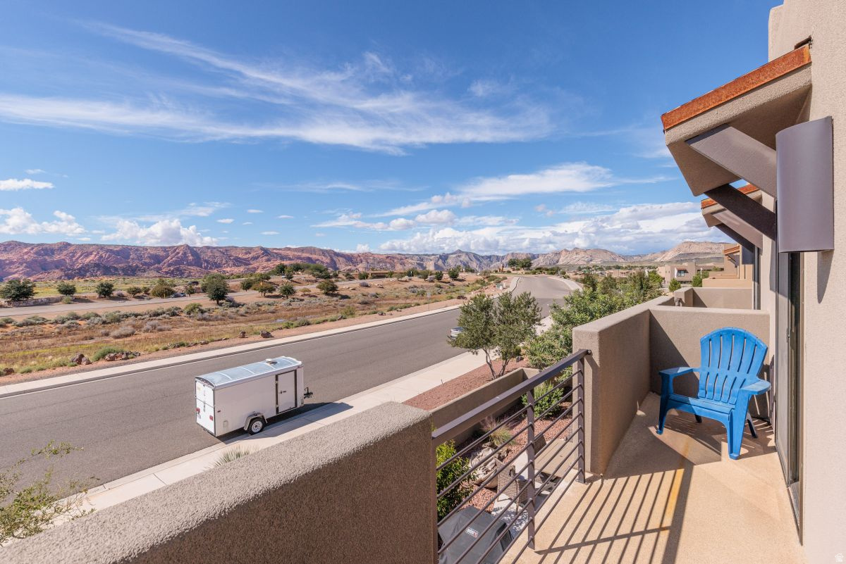 ESCAPES AT THE LEDGES PH 5 - Residential