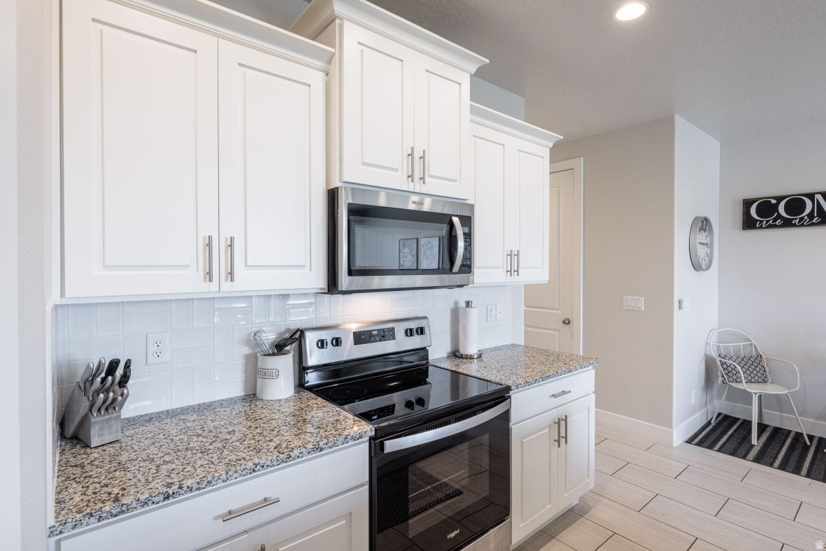 ESCAPES AT THE LEDGES PH 5 - Residential