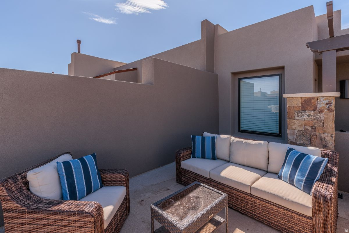 ESCAPES AT THE LEDGES PH 5 - Residential