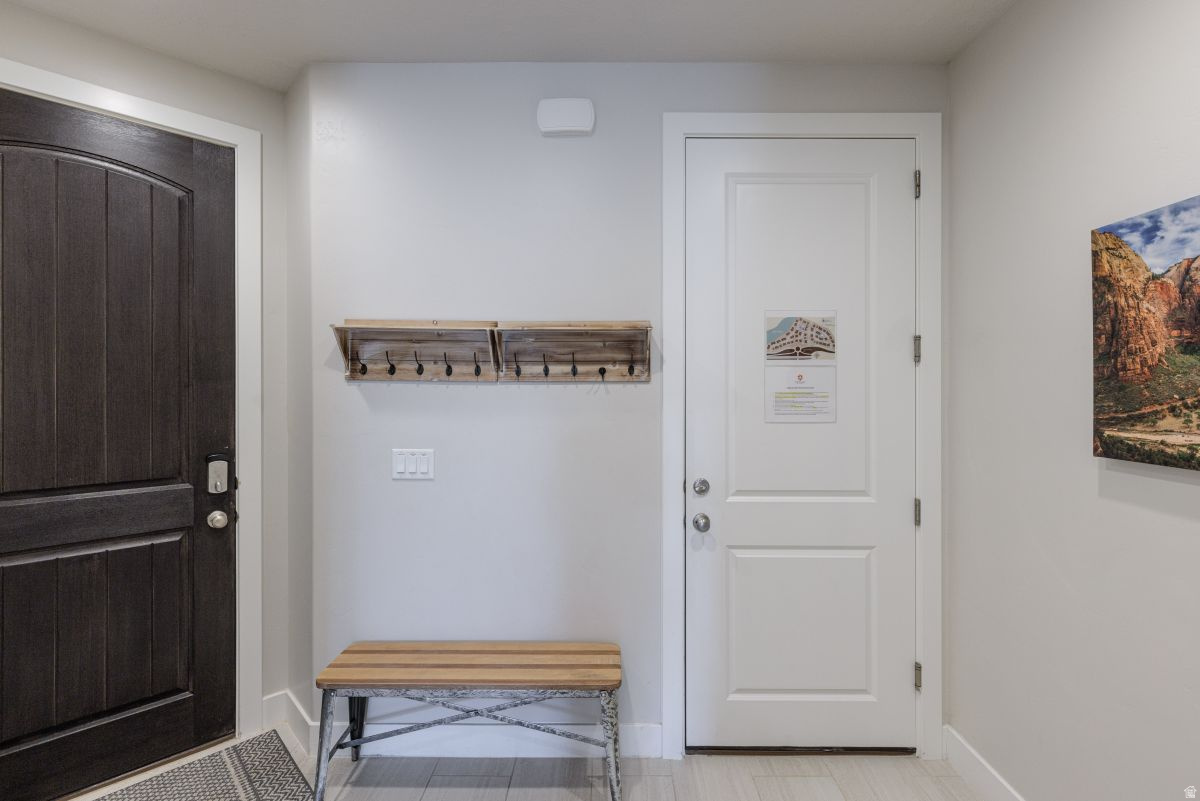 ESCAPES AT THE LEDGES PH 5 - Residential