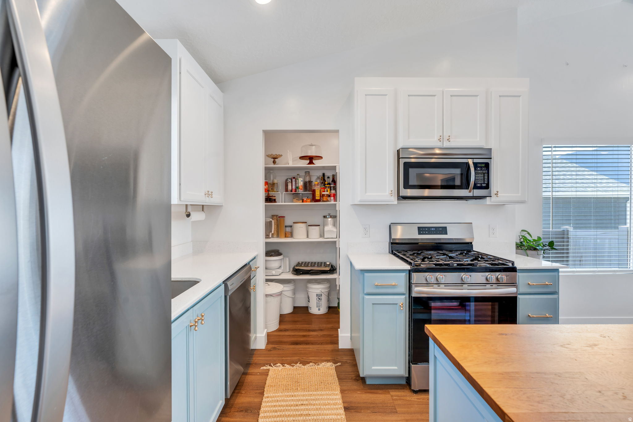 THE HILLS AT SUMMIT RIDGE - Residential