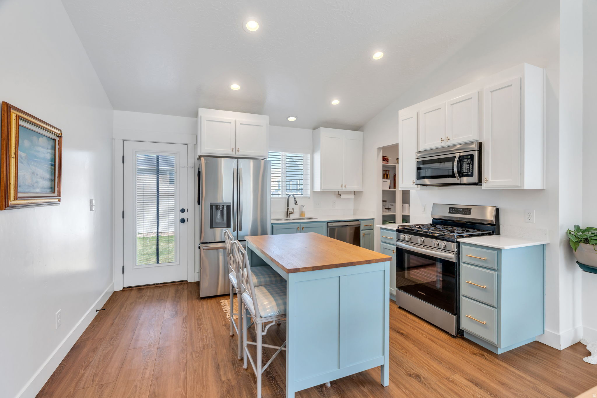 THE HILLS AT SUMMIT RIDGE - Residential