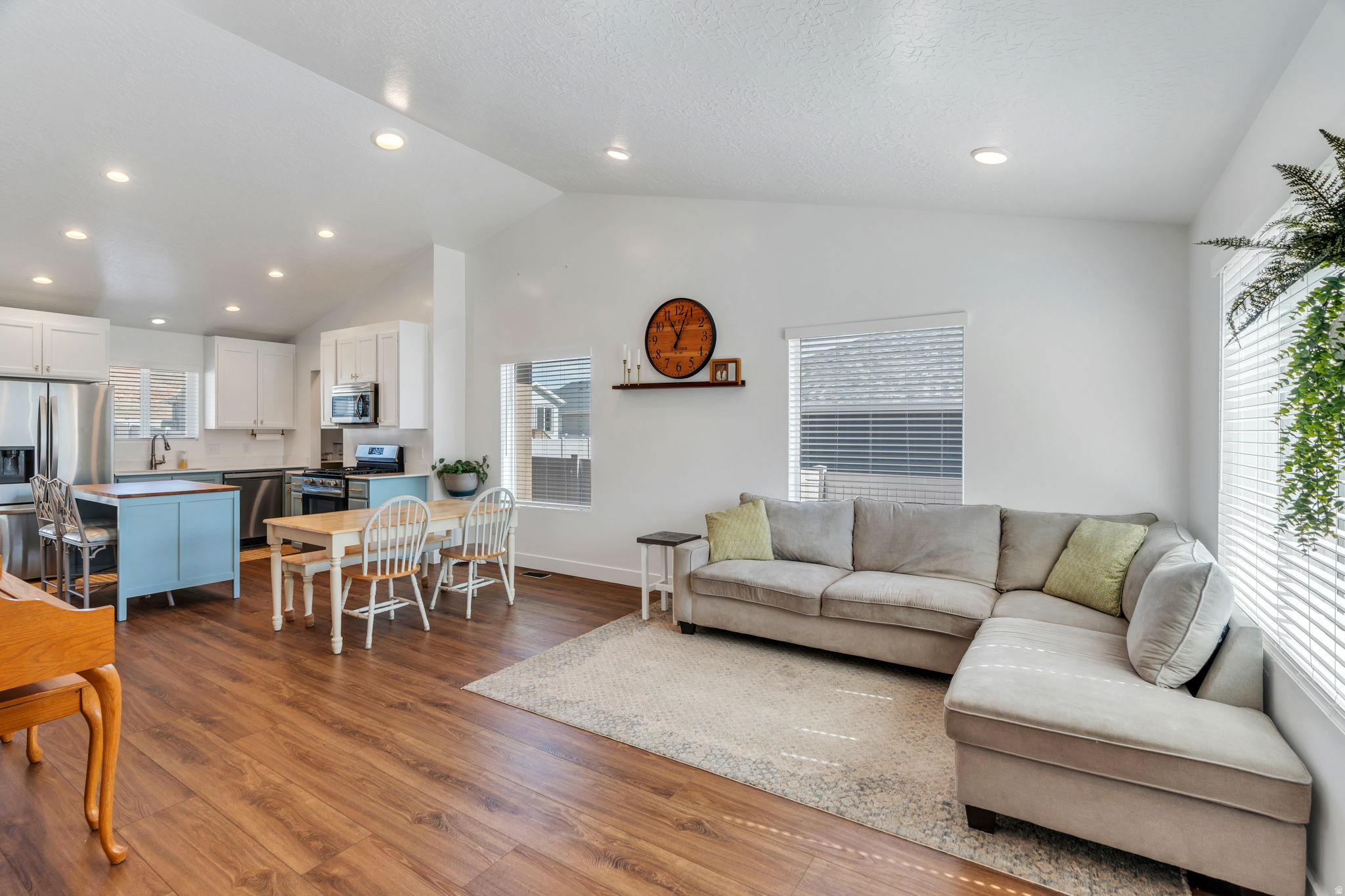 THE HILLS AT SUMMIT RIDGE - Residential